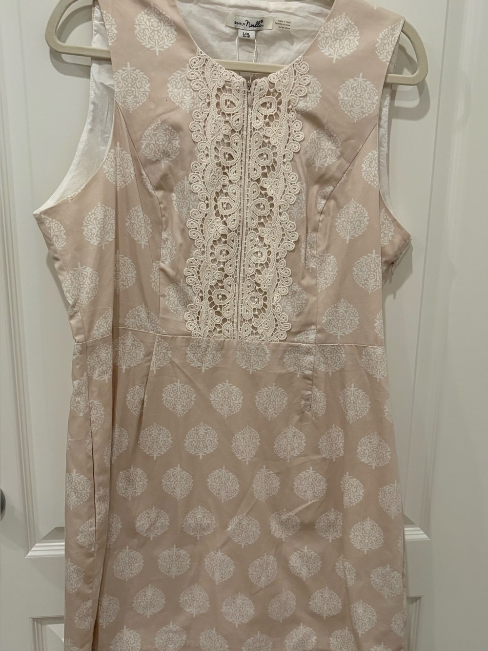 Simply Noelle Sleeveless Crochet Lace Sheath Dress Tan White Tree Print Sz L/XL